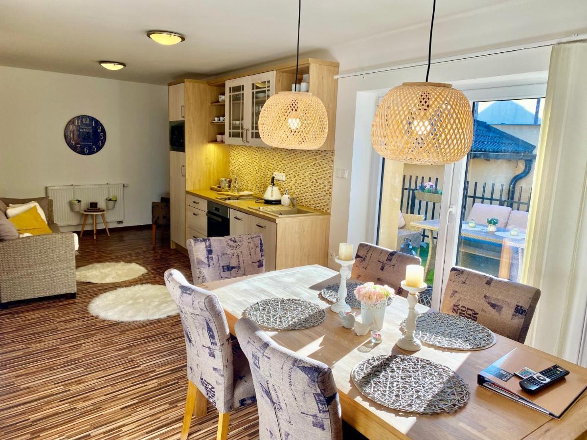 Dum U Lazni Federer Apartment Trebon Bagian luar foto